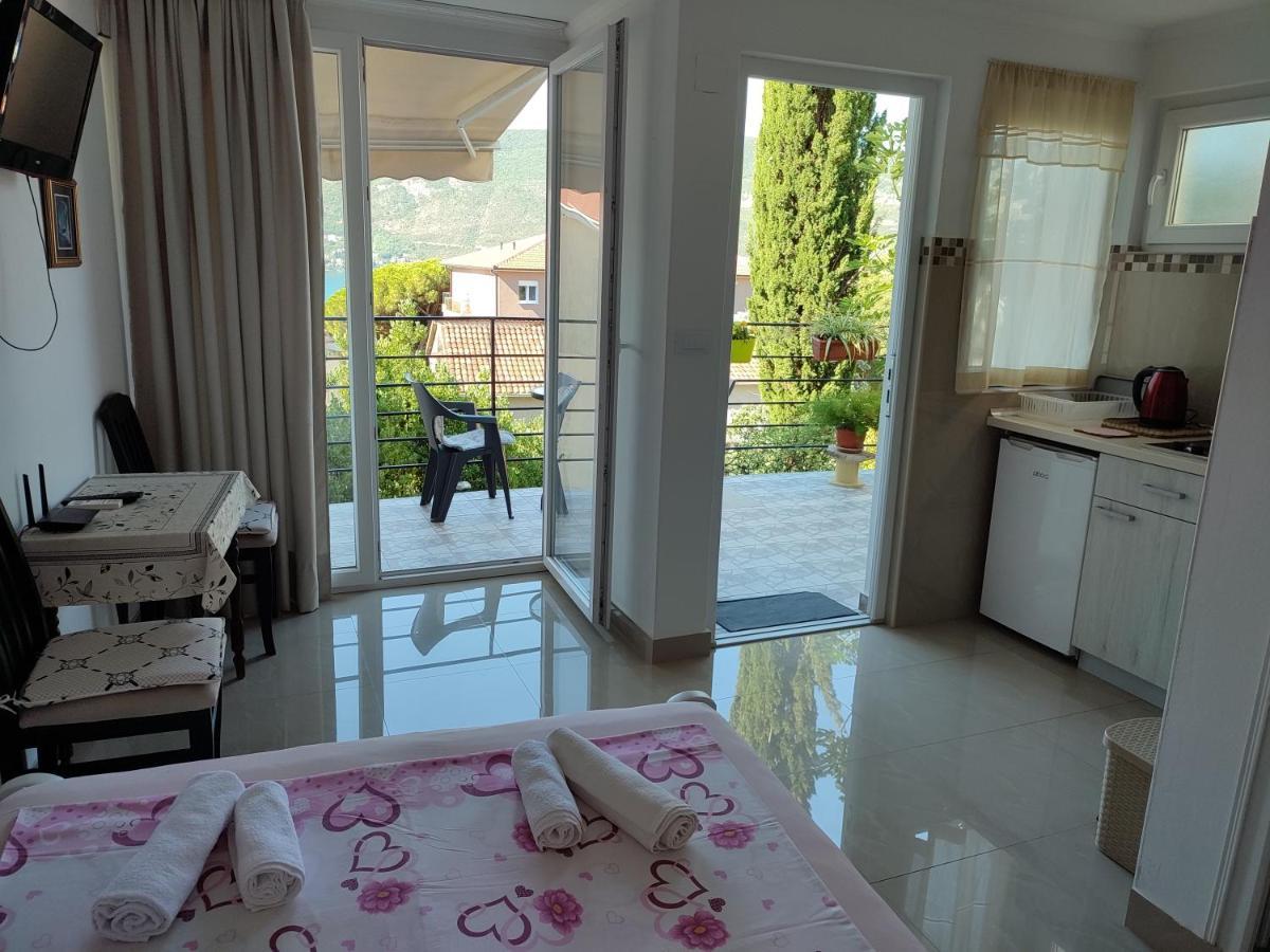 Smestaj Vella Herceg Novi Exterior foto